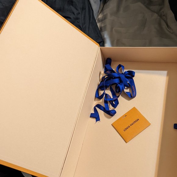 LV Avenue SLING bag - Picture 2 of 16